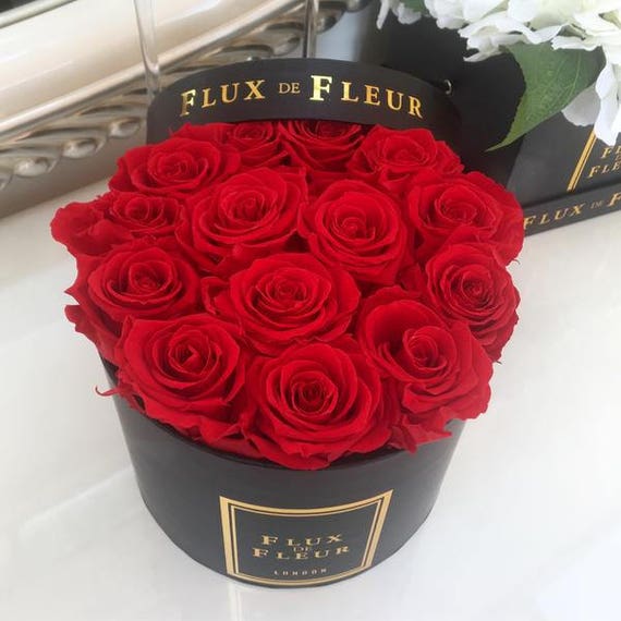 Véritables Roses Dans Une Boîte Roses Qui Dure Un An Flux De Fleur
