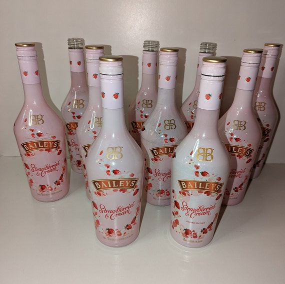 Lot de 10 bouteilles vides de liqueur de fraise et de crème Baileys -   France