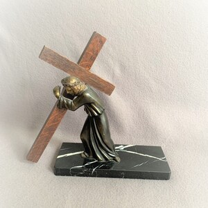 Jesus carries the cross, bronzed spelter Art deco sculpture by R Scali