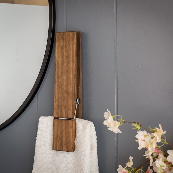 Toallero de baño con pinzas de ropa gigantes, pinzas de 15 y 23 cm, decoración rústica, decoración de baño, decoración de lavadero, decoración de pared de baño