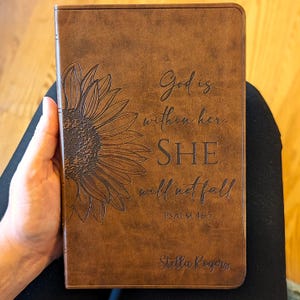 Biblia ESV personalizada / Letra grande portátil / Nombre grabado personalizado / Biblia de estudio fácil de leer / Regalo cristiano de girasol para ella