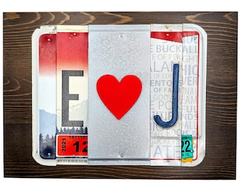 Placa personalizada para pareja: iniciales del estado con corazón. Regalo personalizado de aniversario o boda. Un regalo único para parejas.