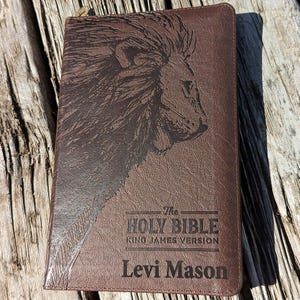 Biblia KJV personalizada / Versión King James / Nombre grabado personalizado / Biblia de estudio fácil de leer / Biblia Lion, regalo cristiano