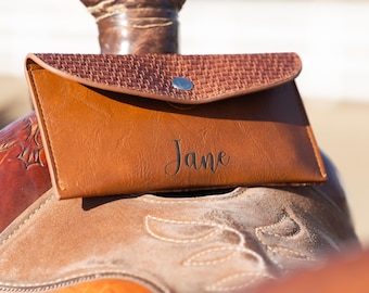 Personalized Saddle Phone Holder – Secure Trail Riding Pouch for Western Saddles | Lightweight Saddle Bag for Cell Phone & Essentials