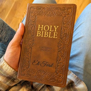 Biblia KJV personalizada / Versión King James / Nombre grabado personalizado / Biblia de estudio fácil de leer / Regalo cristiano