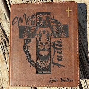 Biblia NIV personalizada para diario / Nueva Versión Internacional / Nombre grabado personalizado / Biblia de estudio / Regalo cristiano para hombre de fe