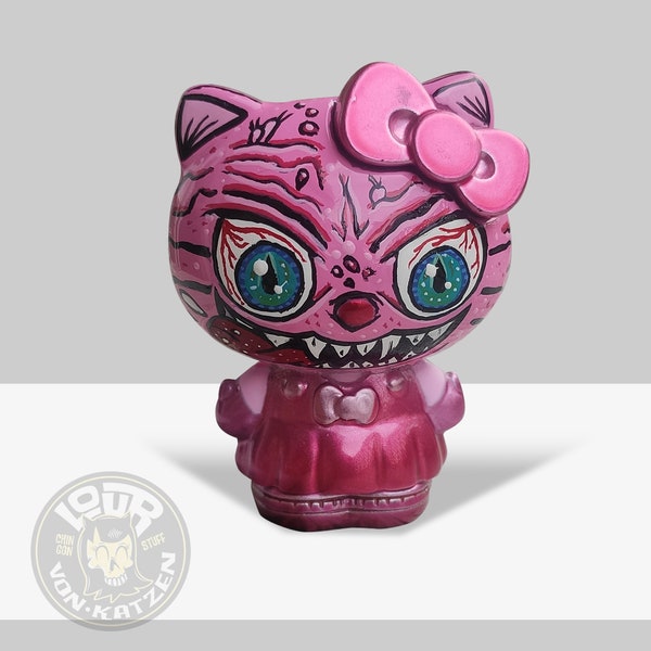 HELL LOUR KITTY #18 Figura de metal de Hello Kitty personalizada con esmalte estilo monstruo kustom kulture fink art por Lour Von Katzen