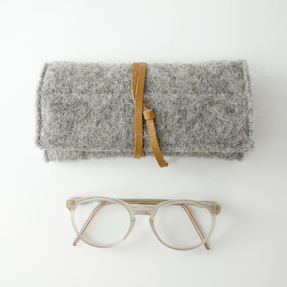 Glasses Case Made of Rare German Heidschnucken Felt Light Gray With Organic  Leather Strap in Many Different Colors 'schnucke' 