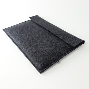 Organic felt laptop sleeve for MacBook Pro 16 inch (customizable)