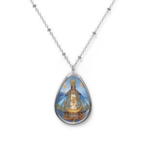 Santísima Virgen de San Juan de Lagos - Colgante de latón - cadena de collar - Joyería católica - Religiosa - Collar católico - Colgante católico