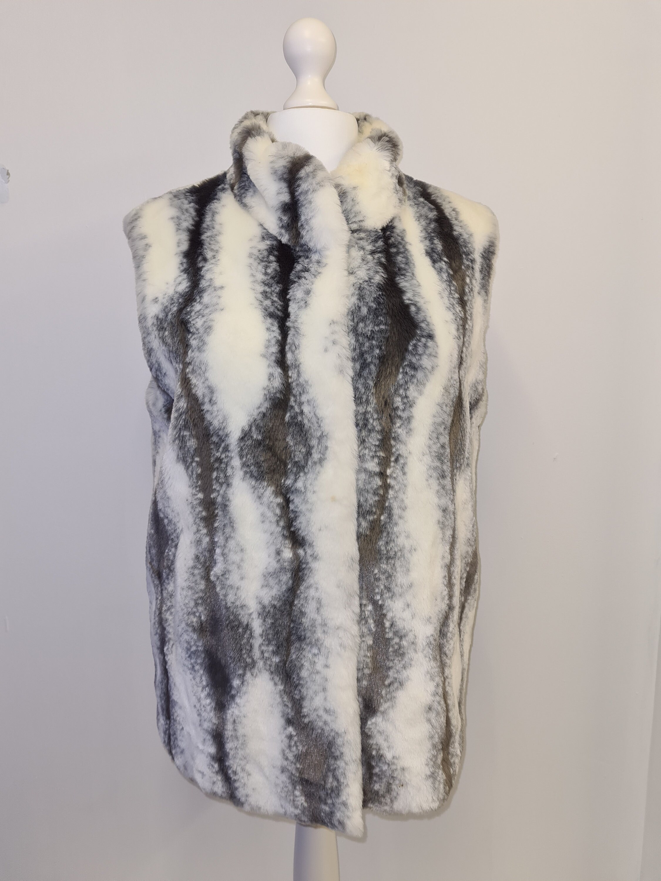 faux fur gilet size 14