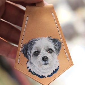 Llavero de cuero para mascota pintado a mano personalizado, dije para bolso, retrato de mascota personalizado, hecho a mano, recuerdo de perro, gato, etiqueta de regalo para bolso, etiqueta de equipaje de cuero