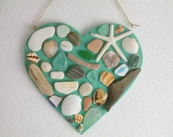 CUORE IN LEGNO DA APPENDERE CON GESSETTO LAVORATO DI CERAMICA - Per