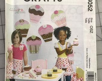 McCalls 6052 Cupcake Pattern Apron Pattern DIY Sewing Uncut