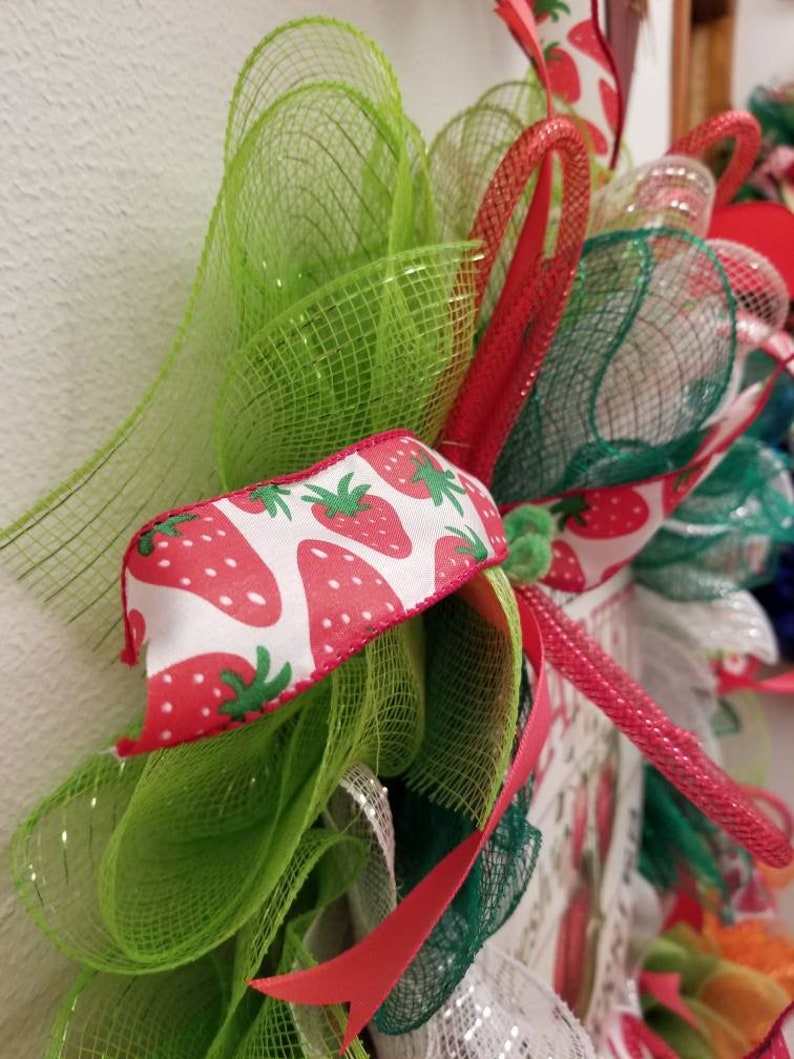 Strawberry Decor Kitchen Decor Everyday Wreath Front Porch Wreath Front Door Wreath Strawberry Wreath All Seasons Wreath Berry Wreath