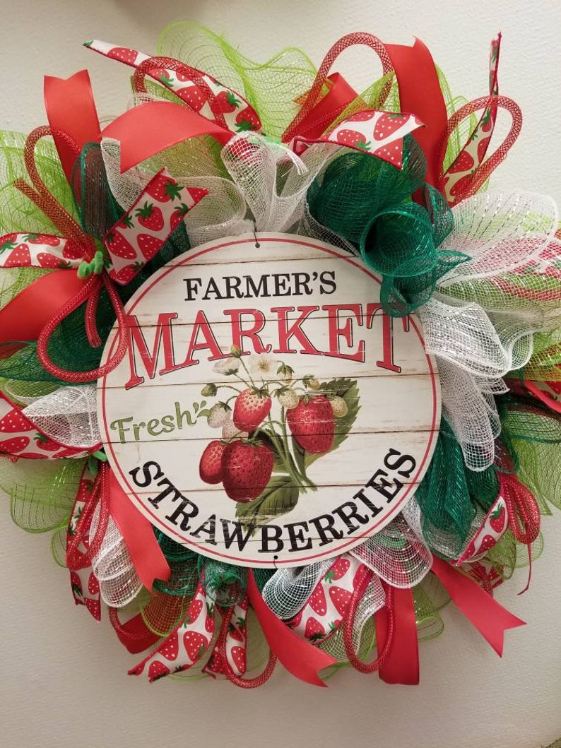 Strawberry Decor Kitchen Decor Everyday Wreath Front Porch Wreath Front Door Wreath Strawberry Wreath All Seasons Wreath Berry Wreath