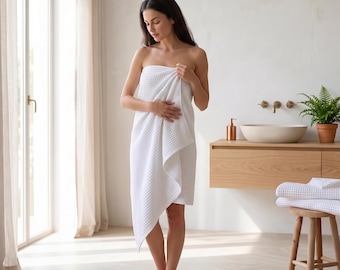 Linen-Cotton Waffle Bath Towel, Large 39 x 55 in, Stonewashed Spa Towel