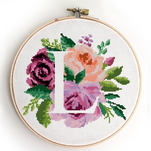 Padrão de ponto cruz da letra L | Gráfico de monograma floral | Bordado de peônias e rosas | PDF para berçário ou casamento | Download digital