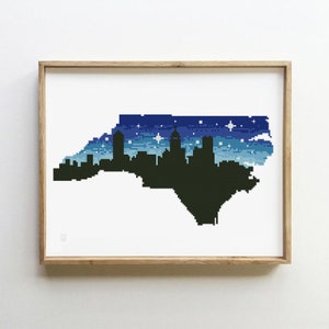 Patrón de punto de cruz de Carolina del Norte (PDF) / Horizonte de Raleigh y silueta del estado / Paisaje urbano estrellado (Xstitch)
