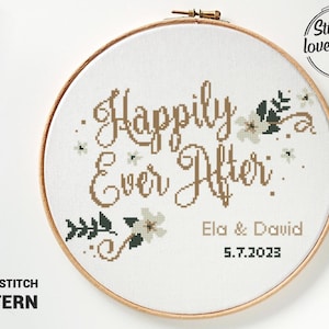 いつまでも幸せに暮らすウェディングクロスステッチパターンPDF | 花輪と記念日の愛のカップルXstitch