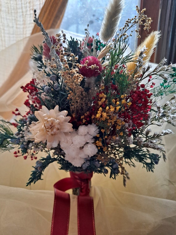 Winter Wedding Dried Flower Bouquet Fragrant Holiday Dry Flowers Christmas  Dried Flower Arrangement With Juniper Berry Red Green Gold 