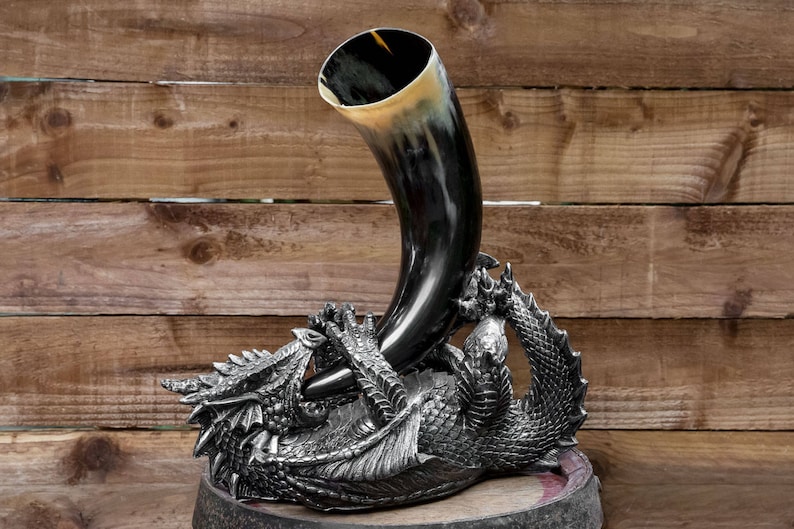 Nidhogg Dragon Horn Holder & Horn set image 1