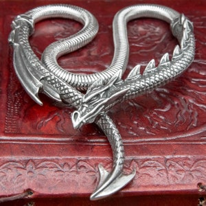 Jormungandr Dragon Necklace magnetic clasp image 2