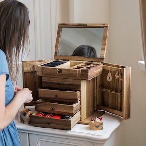 Holzschmuckschatulle, Schmuckschatulle mit Schubladen, Große Schmuckschatulle mit Schloss, Große Schmuckschatulle für Frauen, Großer Schmuck Organizer, Schmuckaufbewahrung