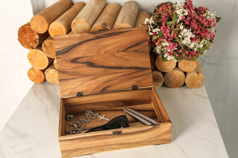 Wooden keepsake box,Jewelry box,Keepsake box wedding gift parents,Wood box with lock,Wedding gift for couple,Memory box