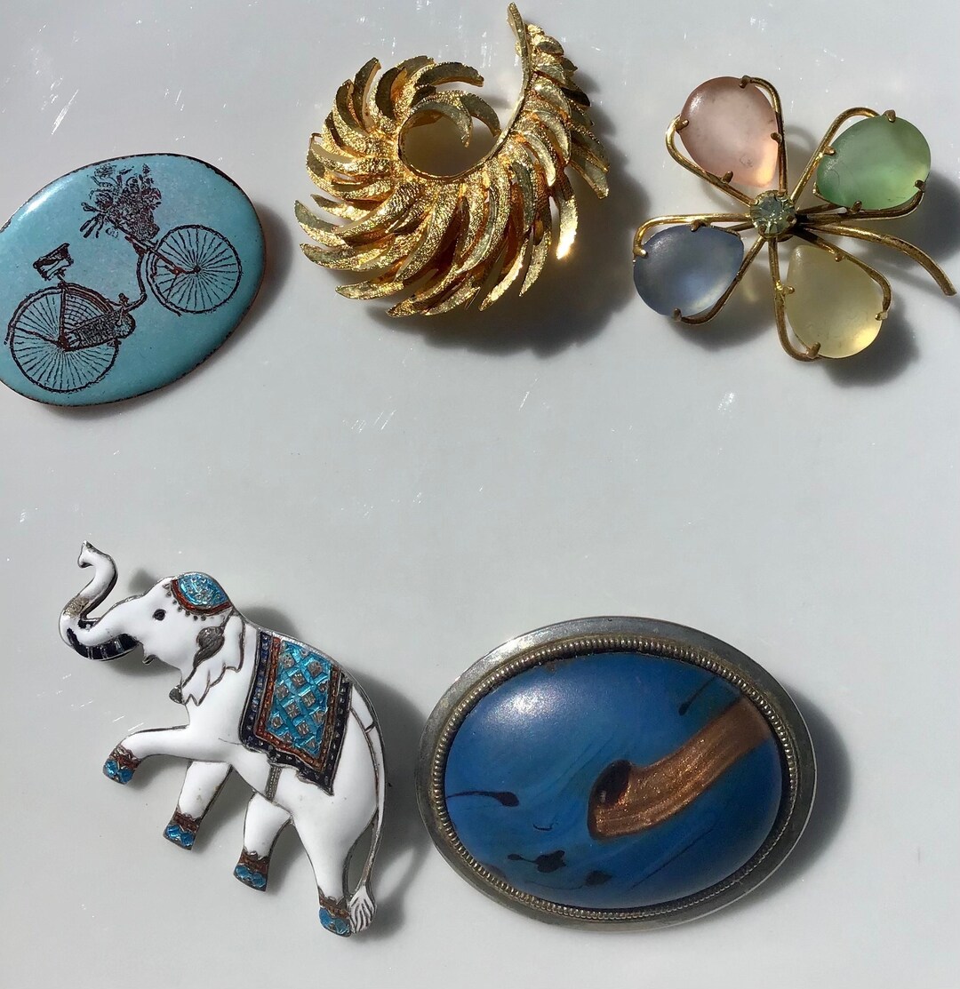 A Collection of Modern and Vintage Brooches. - Etsy