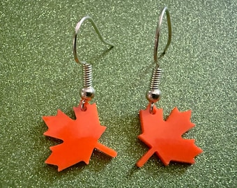Mini Herbst Blatt Ohrringe: Laser geschnittene Acryl Blätter, Herbstfarben, Ahornblatt, Halloween, Herbstlaub, Jahreszeiten, beste Geschenke für Sie / Ihn / Sie