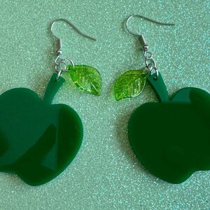 Grüner Apfel Ohrringe: Laser geschnittene Acryl Äpfel, Obst, Herbst, Essen Ohrringe, Geschenk für Lehrer, grüne Ohrringe, beste Geschenke für Sie / Ihn