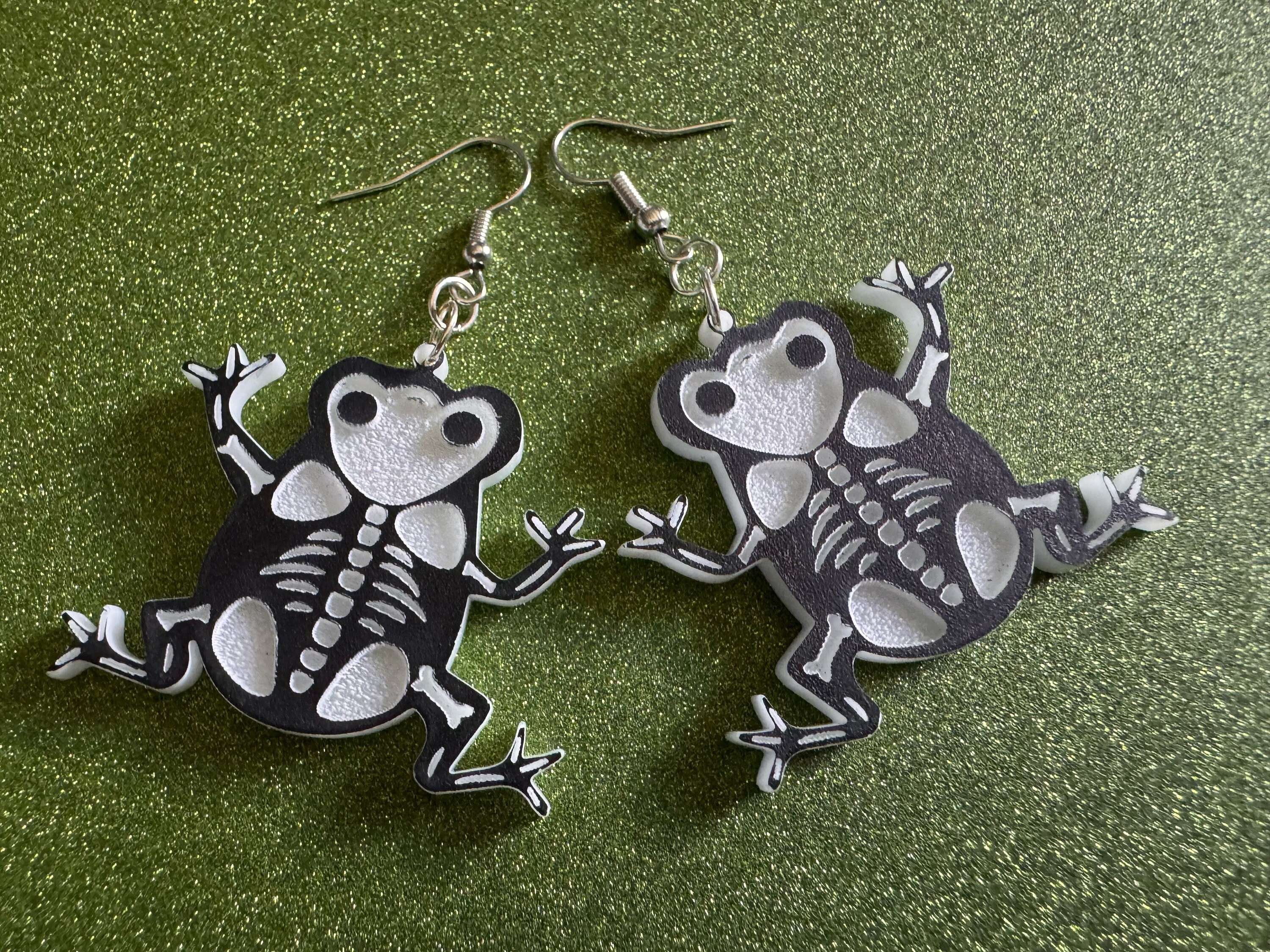 BriLove Frog Stud Earrings - 925 Sterling Silver Animal Jewelry For Women (3D Frog Design)