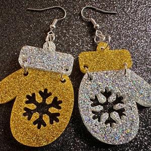 Orecchini glitterati per guanti di Natale: orecchini di Natale in acrilico tagliato al laser, guanti da neve, fiocchi di neve, neve, guanti, i migliori regali per lei/lui/loro