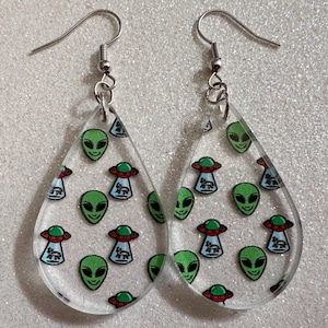 Alien Earrings: Laser Cut Acrylic Aliens, Cow Abduction, Area 51, Aliens, Extraterrestrial, Astronomy, Gag Gift, Best Gifts for Her/Him/Them