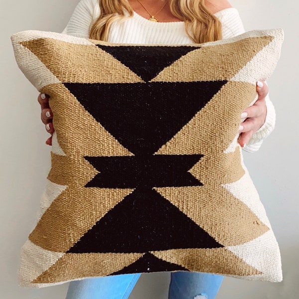 Southwestern Pillow Cover, Tribal Decorative Pillow, 18x18 Modern Accent Pillows, Kilim Pillows, Boho Pillows, Modern Pillows, Aztec Pillow