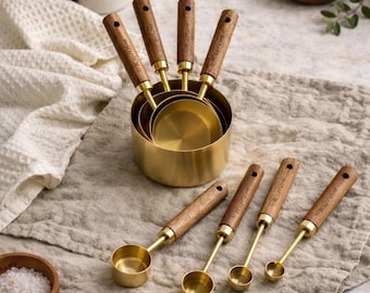 Set maatbekers acaciahout en goud – Modern Kitchen Tools