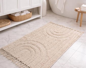 Tufted Cotton Boho Rug – Neutral Rainbow Accent with Tassels