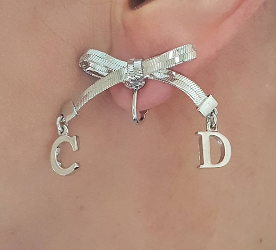 dior ear clip