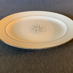 Vintage jaren &#39;60 Homer Laughlin &quot;Celeste&quot; porseleinen schotel in uitstekende vintage staat!