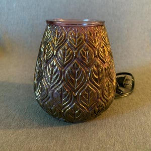 Scentsy Stövchen in voller Größe aus Strukturiertem Lila Glas mit Metallic Gold-Highlights!
