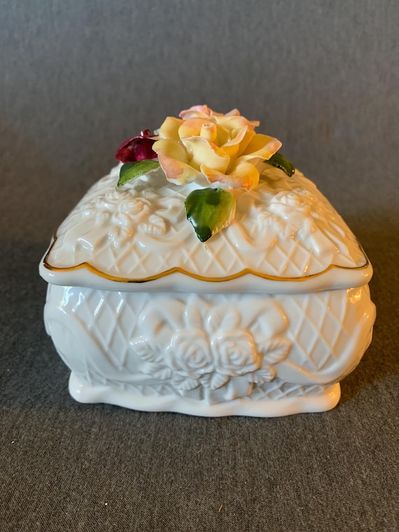Hermitage Pottery Porcelain Collection Rose Theme Jewelry Box!