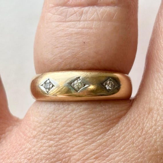 KASPAR & ESH | Donut Band with Three Diamonds | S… - image 3