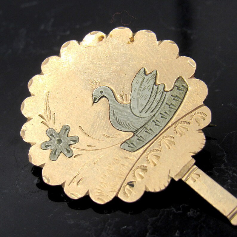 DU TEMPS PERDU / Broche de luto victoriano latón y plata de ley / Pájaro y flor grabados / Movimiento estético americano / Espalda soldada imagen 3