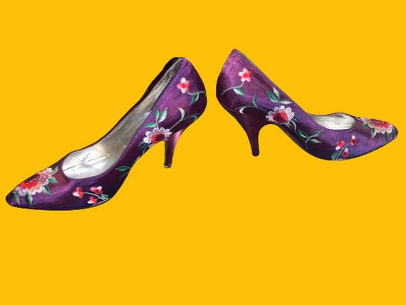 Vintage NORMA KAMALI  Pumps Purple Embroidered Fl… - image 3