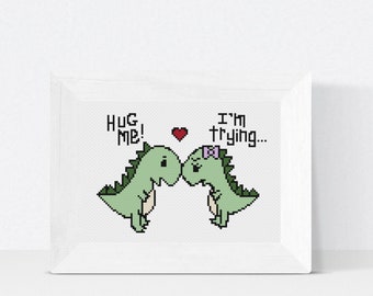 Dino Hug per i più piccoli: punto croce dinosauro "Hug Me" - Scarica il PDF