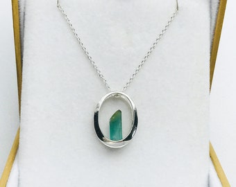 Ciondolo in indicolite tormalina: argento sterling con cristallo blu verdastro