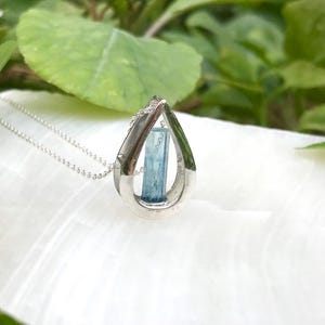 Aquamarine pendant necklace for her- natural aquamarine crystal- teardrop aquamarine - aquamarine pendant - Birthstone of March gift
