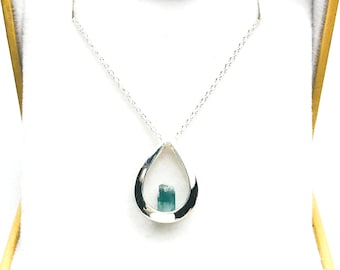 Ciondolo in cristallo di tormalina indicolite: collana a goccia in argento sterling