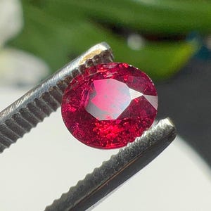 Natural Vivid Red Spinel , Burma Red Spinel, 0.82ct Certified Vivid Red Natural Spinel 5mm Round Cut Gemstone